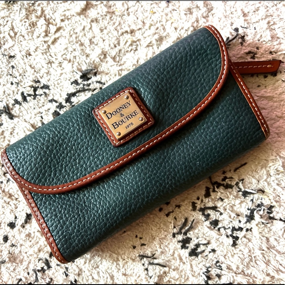 Dooney and Bourke wallet